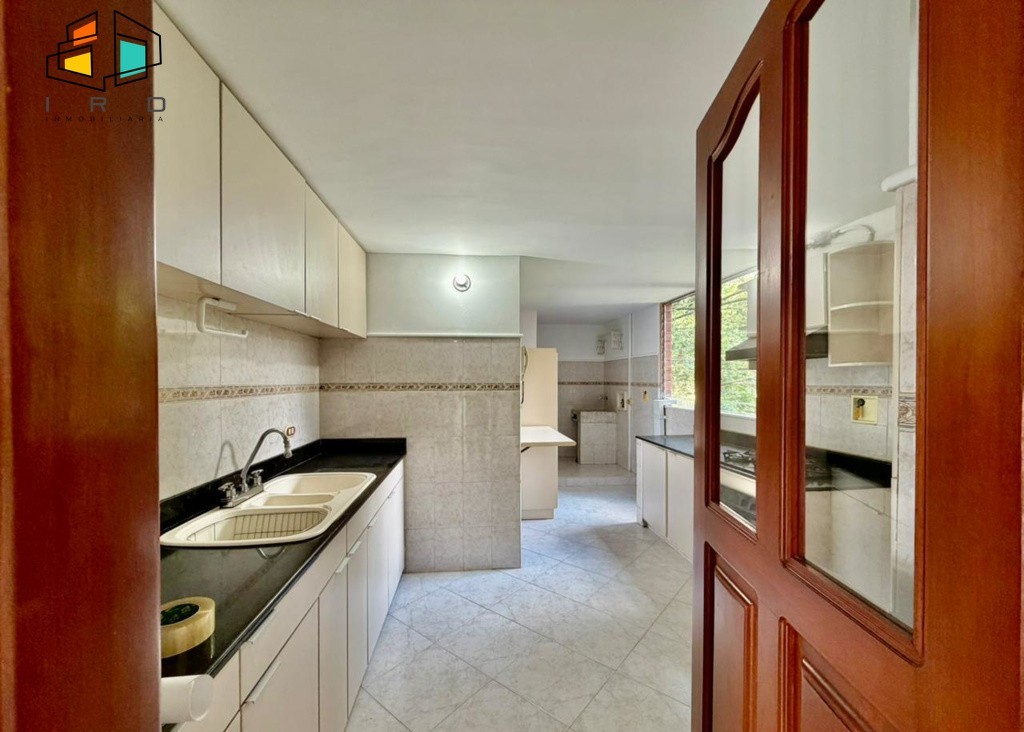 Apartamento en venta en Los Balsos, Medellín · foto 5 de 17