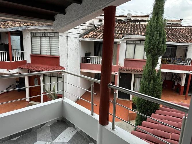 Casa de 3 alcobas en venta en Igzabelar, Bucaramanga, 156 m² · foto 2 de 9
