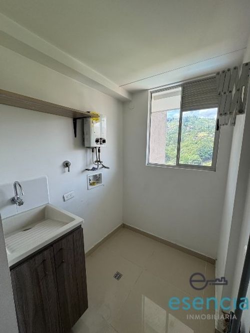 Apartamento de 3 alcobas en arriendo en Las Lomitas, Sabaneta, 65 m² · foto 17 de 19