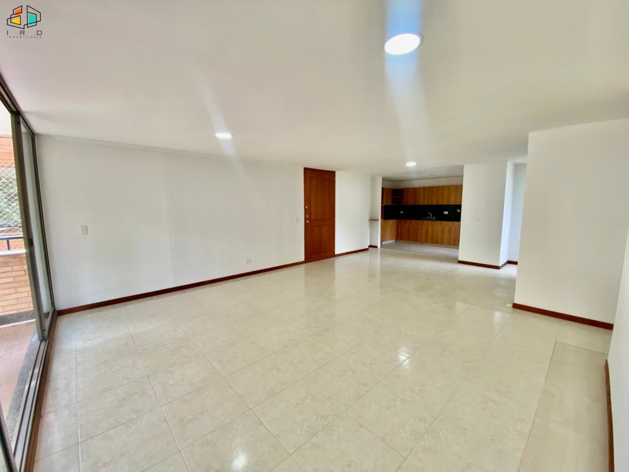 Apartamento en arriendo en Los Balsos, Medellín · foto 7 de 24