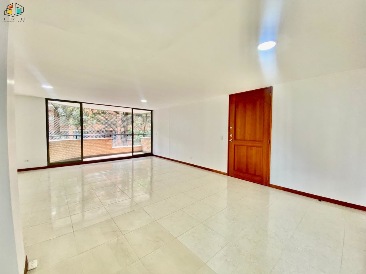 Apartamento en arriendo en Los Balsos, Medellín · foto 6 de 24
