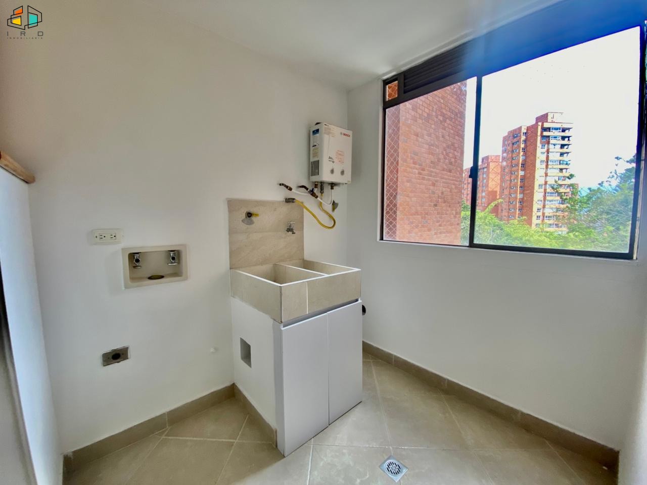 Apartamento en arriendo en Los Balsos, Medellín · foto 12 de 24