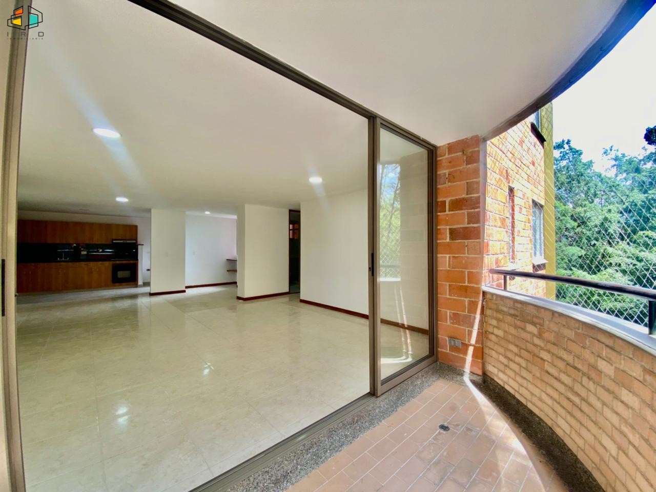 Apartamento en arriendo en Los Balsos, Medellín · foto 4 de 24