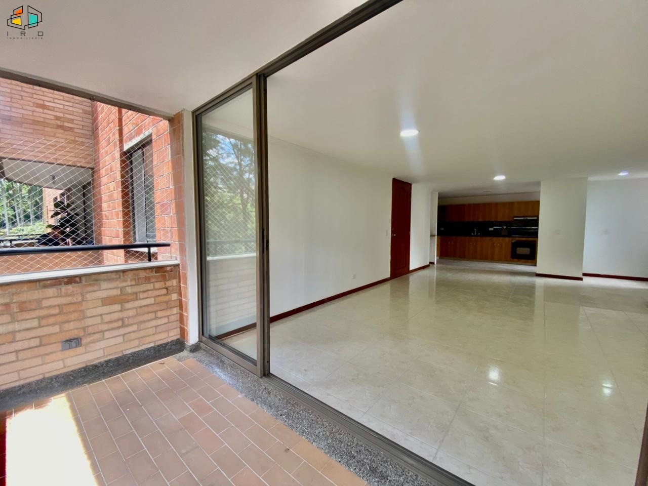 Apartamento en arriendo en Los Balsos, Medellín · foto 3 de 24