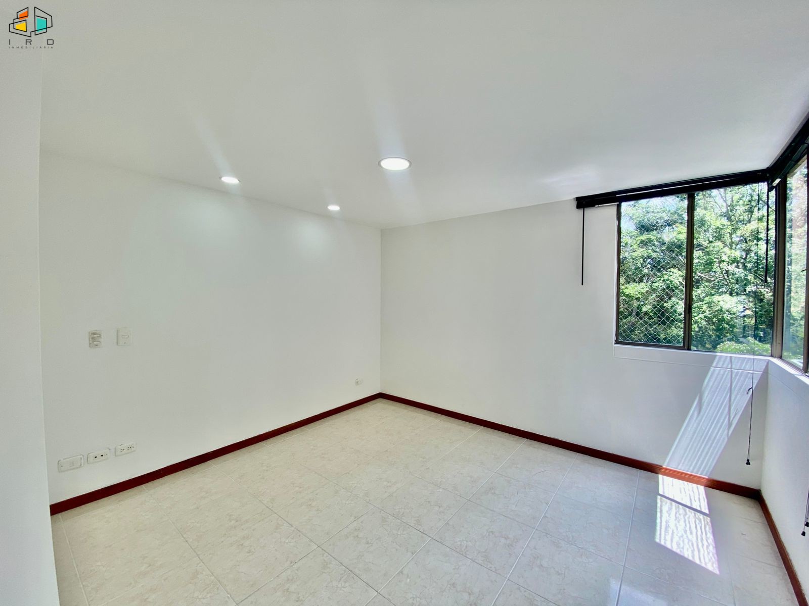 Apartamento en arriendo en Los Balsos, Medellín · foto 13 de 24