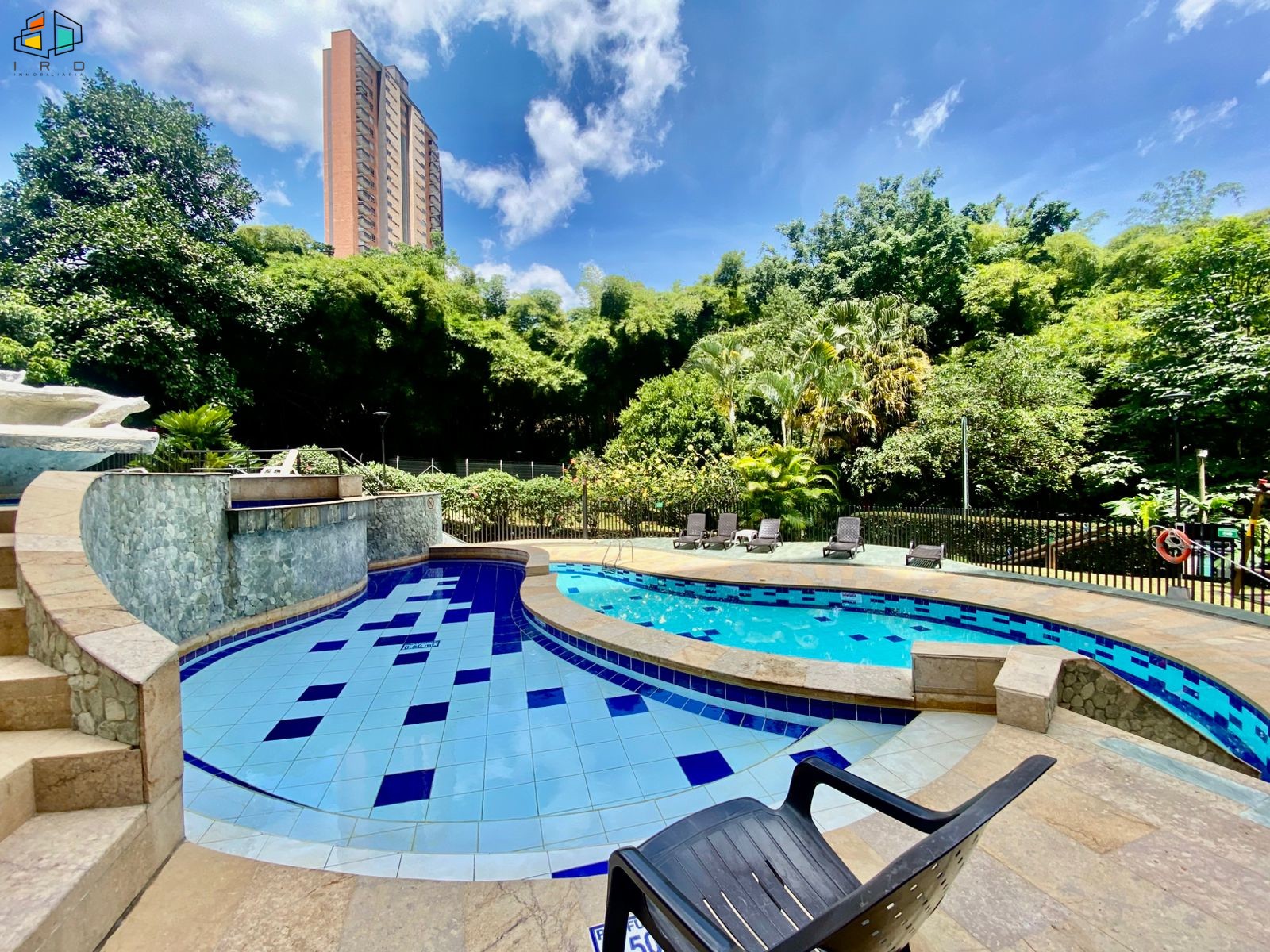Apartamento en arriendo en Los Balsos, Medellín · foto 2 de 24