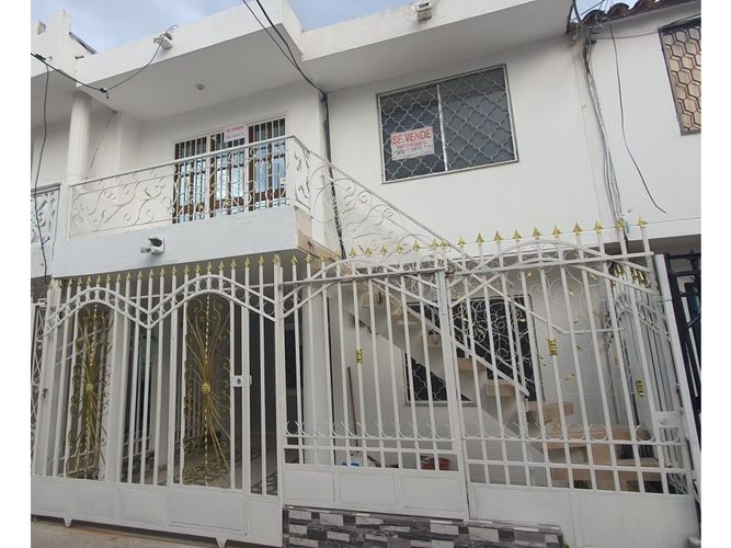 Casa de 5 alcobas en venta en Los Faroles, Santa Marta, 140 m² · foto 2 de 23