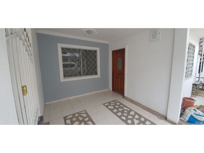 Casa de 5 alcobas en venta en Los Faroles, Santa Marta, 140 m² · foto 4 de 23