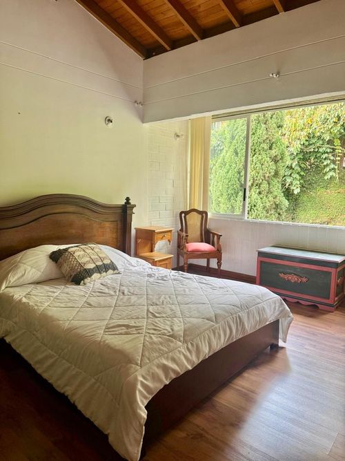 Casa de 3 alcobas en venta en Loma Del Chocho, Envigado, 190 m² · foto 14 de 24