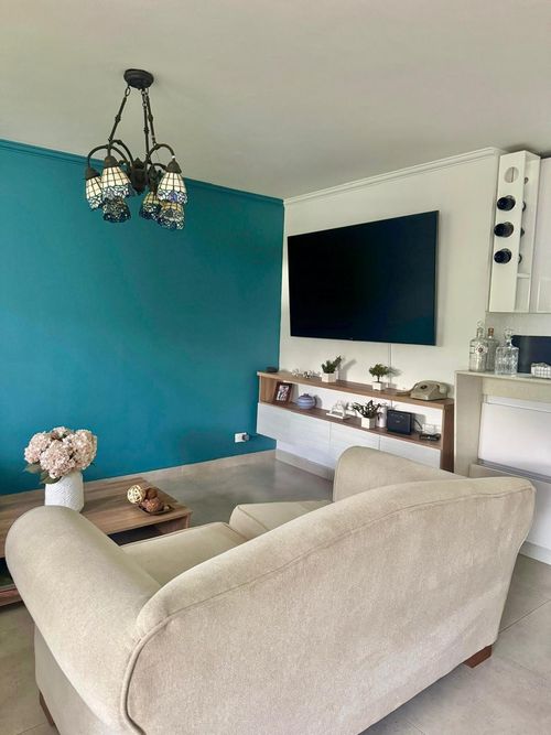 Casa de 3 alcobas en venta en Loma Del Chocho, Envigado, 190 m² · foto 2 de 24