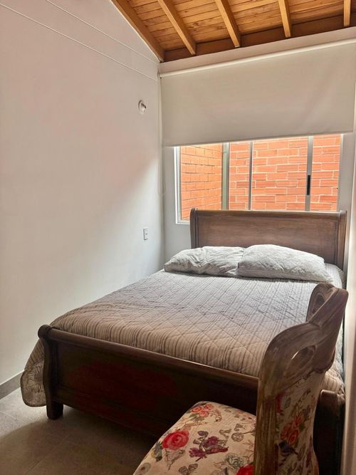 Casa de 3 alcobas en venta en Loma Del Chocho, Envigado, 190 m² · foto 18 de 24