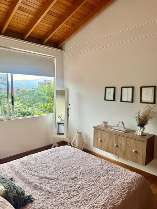Casa de 3 alcobas en venta en Loma Del Chocho, Envigado, 190 m² · foto 12 de 24