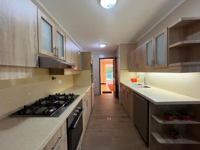 Casa de 3 alcobas en arriendo en El Poblado, Medellín, 257 m² · foto 5 de 19