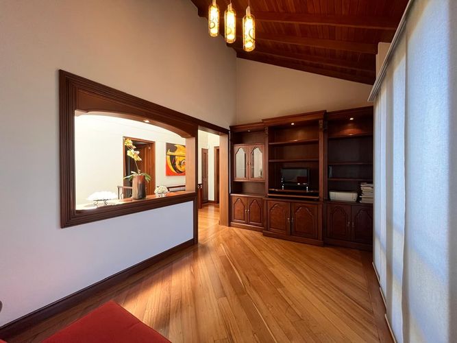 Casa de 3 alcobas en arriendo en El Poblado, Medellín, 257 m² · foto 6 de 19
