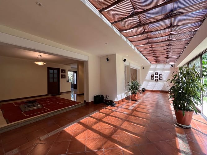 Casa de 3 alcobas en arriendo en El Poblado, Medellín, 257 m² · foto 18 de 19