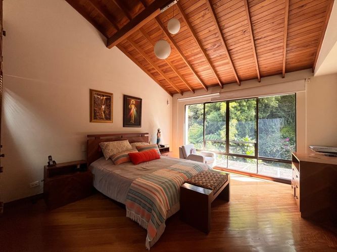 Casa de 3 alcobas en arriendo en El Poblado, Medellín, 257 m² · foto 13 de 19