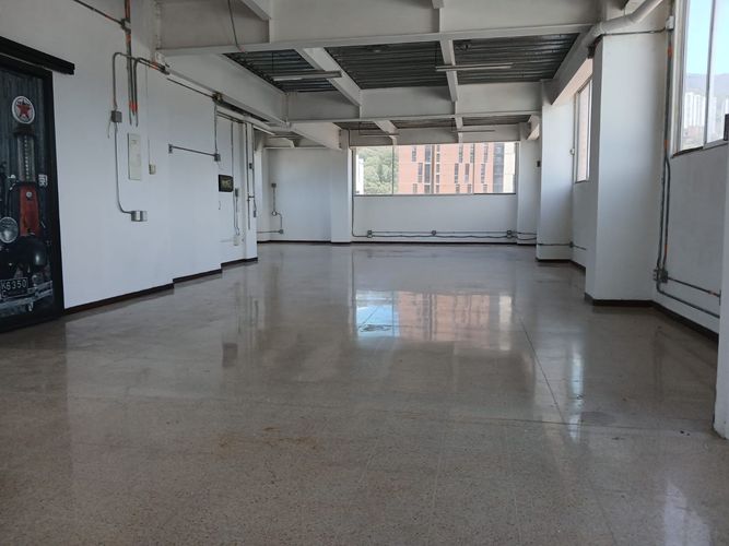 Bodega en arriendo en La Candelaria, Medellín, 170 m² · foto 10 de 12