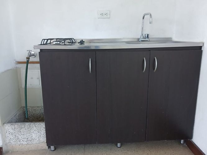 Bodega en arriendo en La Candelaria, Medellín, 170 m² · foto 9 de 12