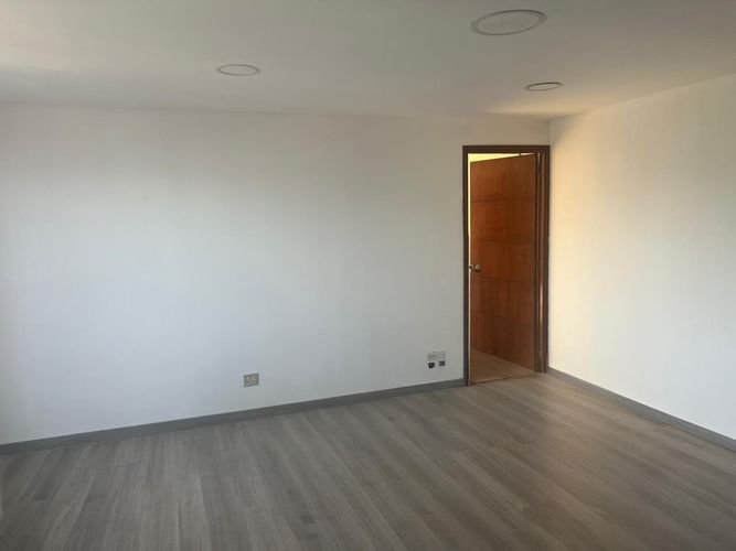 Oficina en arriendo en Los Naranjos, Medellín, 85 m² · foto 10 de 20