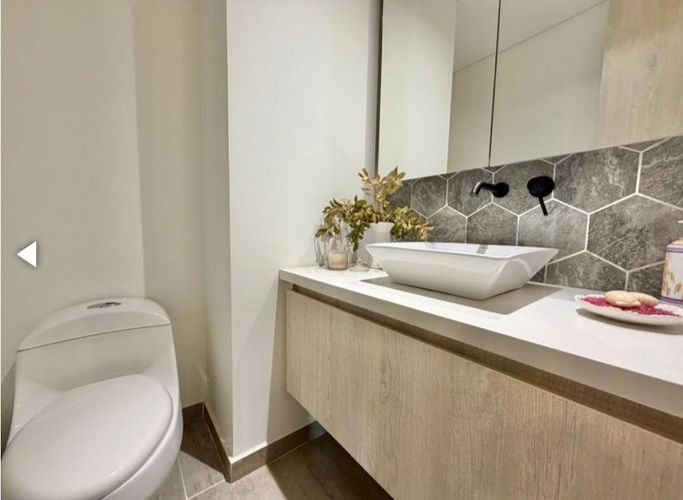 Apartamento de 3 alcobas en venta en Loma De Las Brujas, Envigado, 188 m² · foto 8 de 24