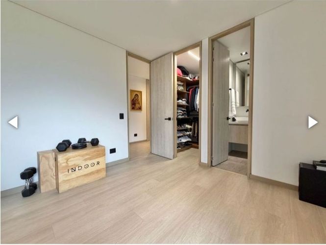 Apartamento de 3 alcobas en venta en Loma De Las Brujas, Envigado, 188 m² · foto 7 de 24