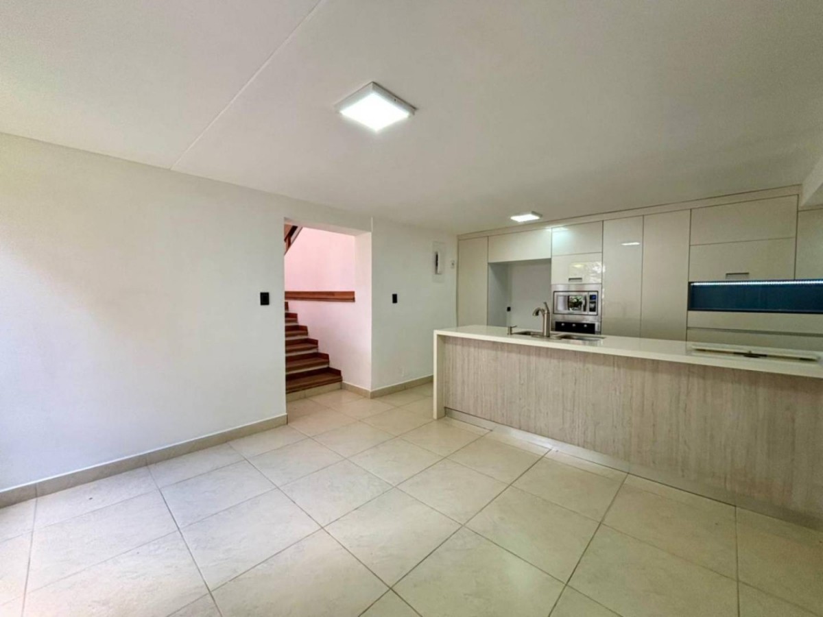 Casa en arriendo en El Poblado, Medellín · foto 8 de 24