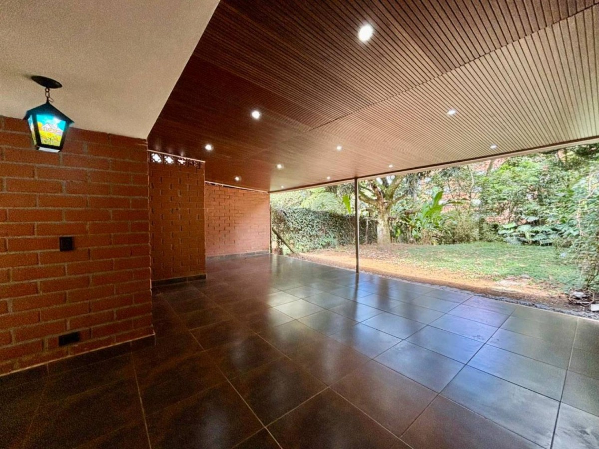 Casa en arriendo en El Poblado, Medellín · foto 11 de 24