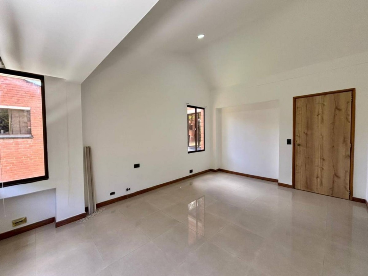 Casa en arriendo en El Poblado, Medellín · foto 14 de 24