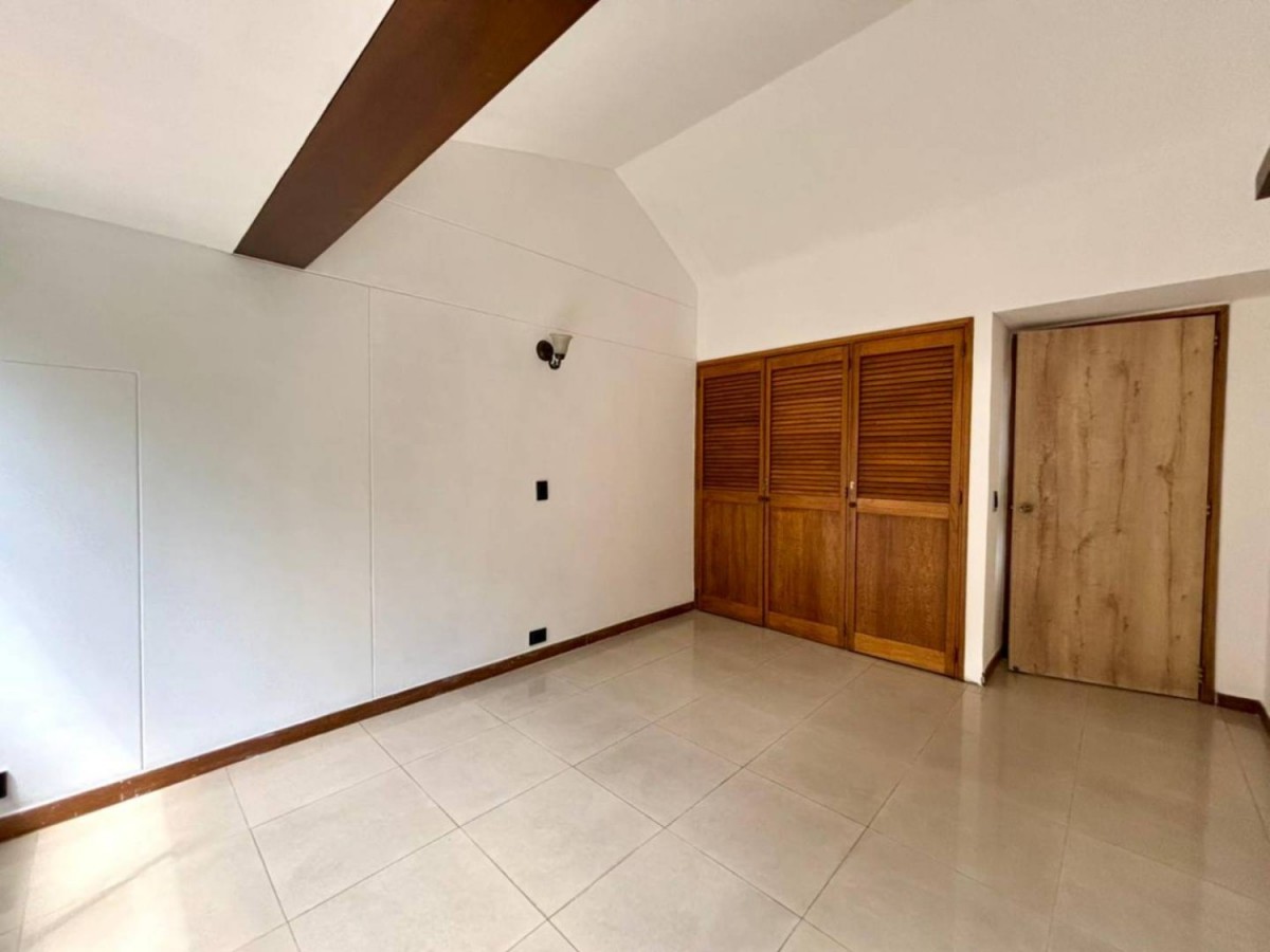 Casa en arriendo en El Poblado, Medellín · foto 15 de 24