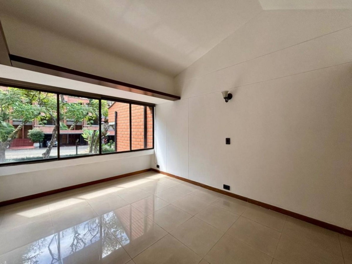 Casa en arriendo en El Poblado, Medellín · foto 23 de 24