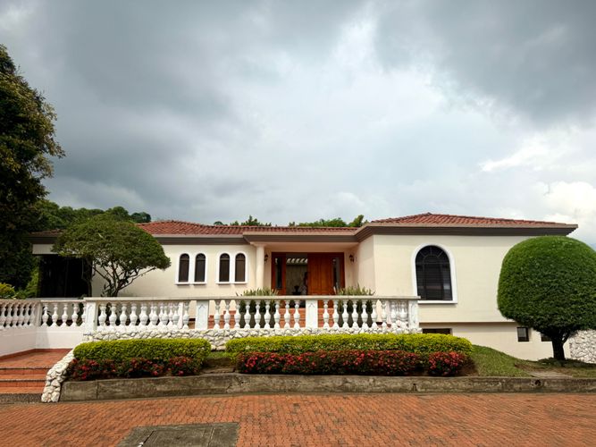 Casa de 3 alcobas en venta en La Riverita, Cali, 300 m² · foto 2 de 15
