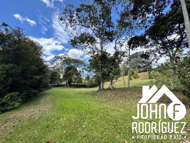 Lote en venta en Guamito, La Ceja, 2326 m² · foto 6 de 9
