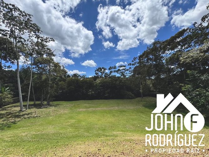 Lote en venta en Guamito, La Ceja, 2326 m² · foto 9 de 9