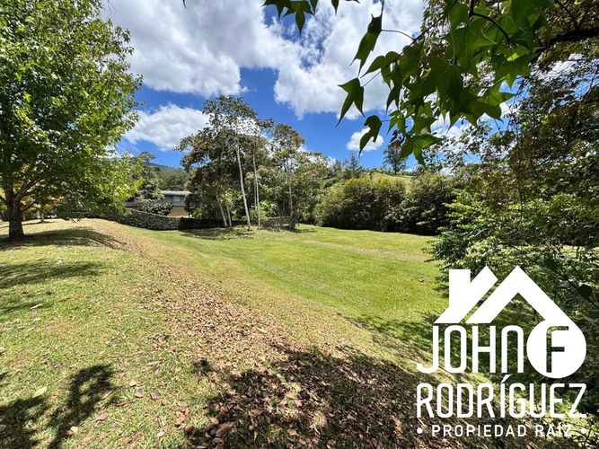 Lote en venta en Guamito, La Ceja, 2326 m² · foto 7 de 9