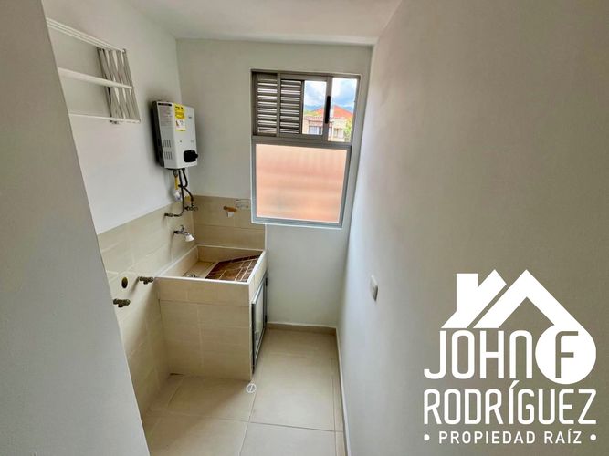 Apartamento de 2 alcobas en venta en Portal Sur, Envigado, 80 m² · foto 4 de 11