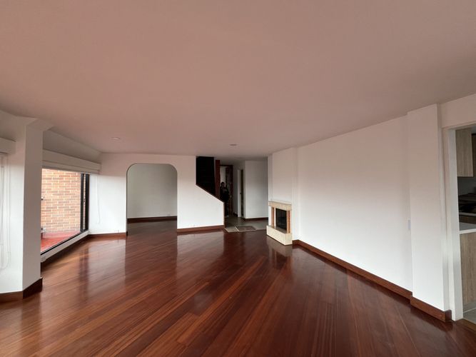 Apartamento de 3 alcobas en arriendo en Santa Barbara, Bogotá, 159 m² · foto 5 de 17