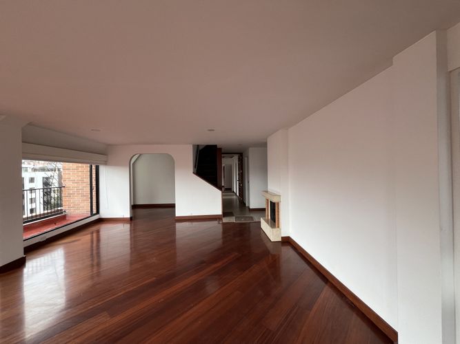 Apartamento de 3 alcobas en arriendo en Santa Barbara, Bogotá, 159 m² · foto 6 de 17