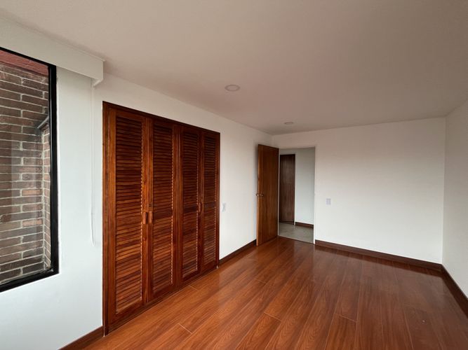 Apartamento de 3 alcobas en arriendo en Santa Barbara, Bogotá, 159 m² · foto 9 de 17
