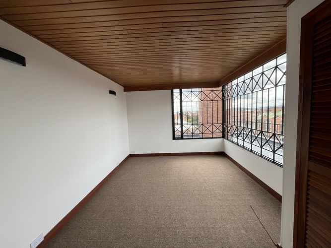 Apartamento de 3 alcobas en arriendo en Santa Barbara, Bogotá, 159 m² · foto 11 de 17