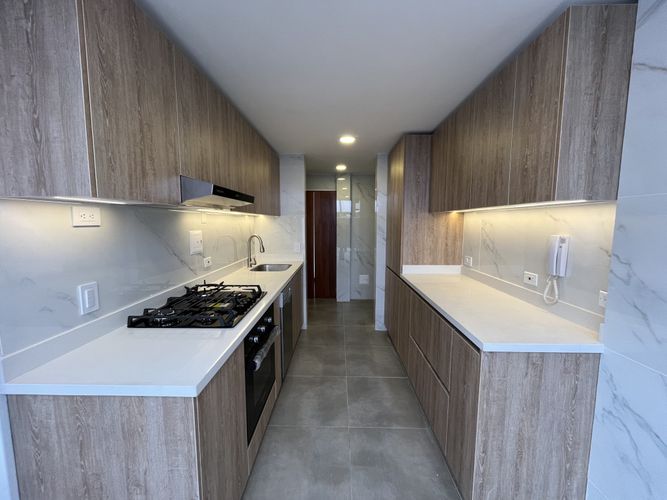 Apartamento de 3 alcobas en arriendo en Santa Barbara, Bogotá, 159 m² · foto 16 de 17