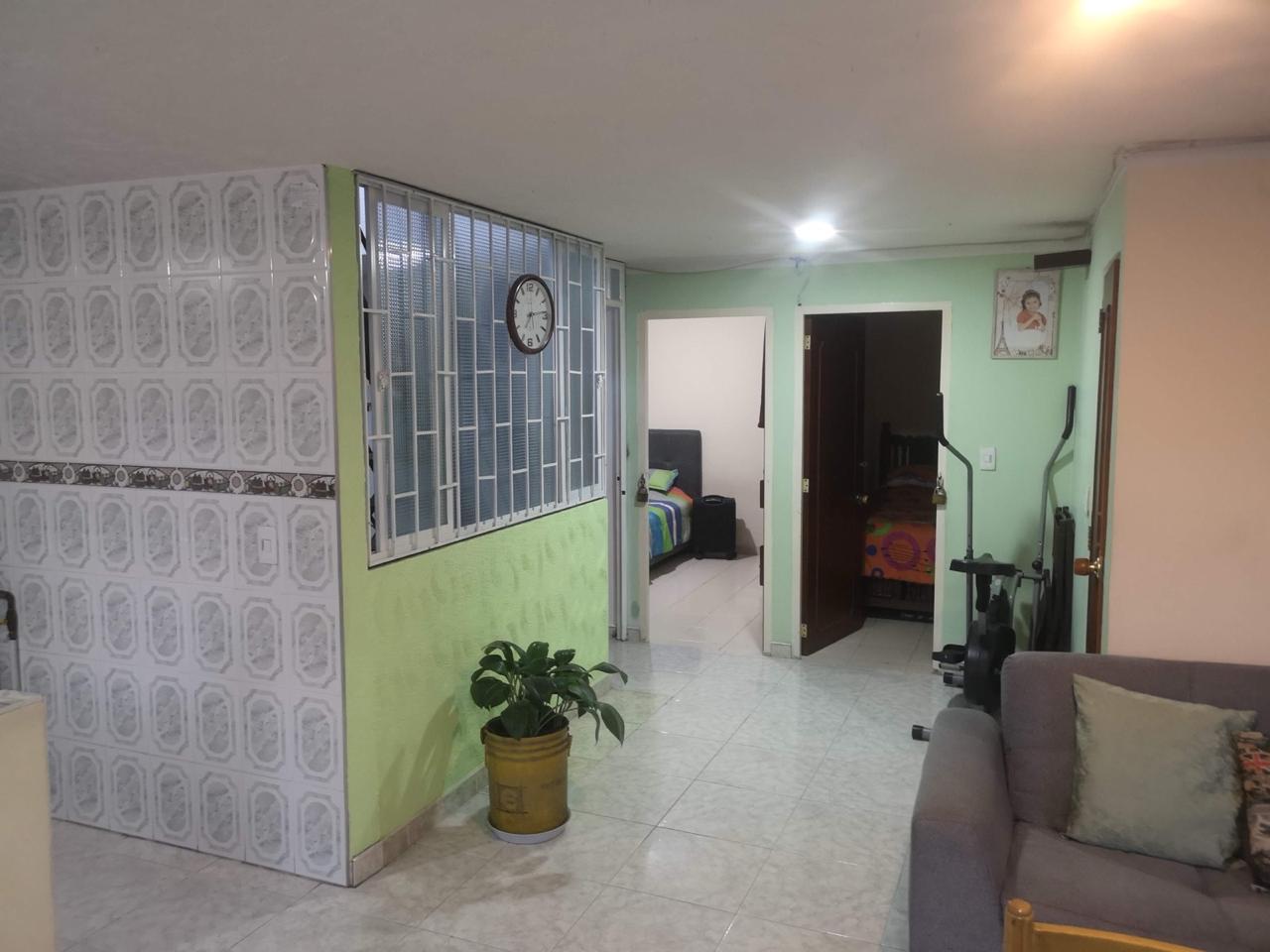 Casa en venta en Engativá, Bogotá · foto 2 de 15
