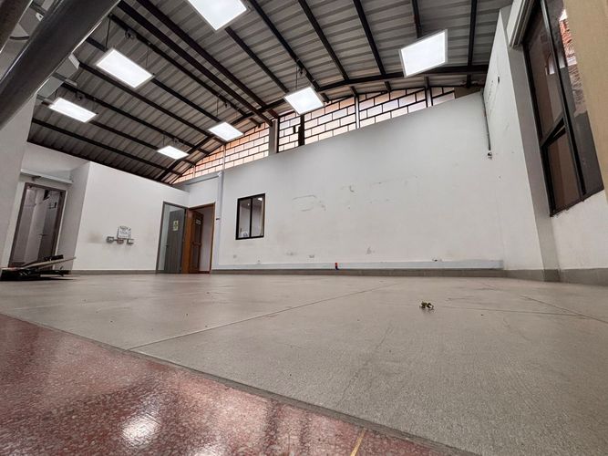 Oficina en arriendo en Zona Centro, Envigado, 175 m² · foto 8 de 13