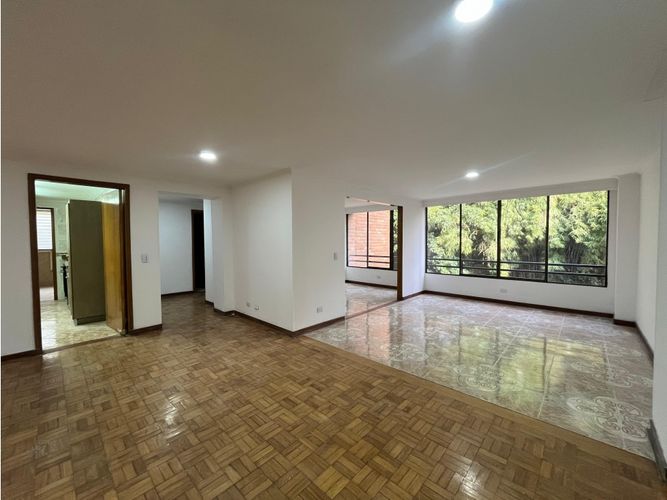 Apartamento en venta en El Poblado, Medellín · foto 2 de 8