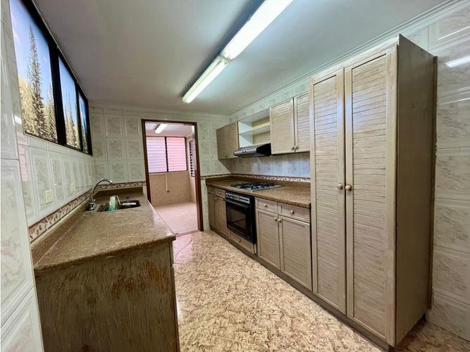 Apartamento en venta en El Poblado, Medellín · foto 5 de 8