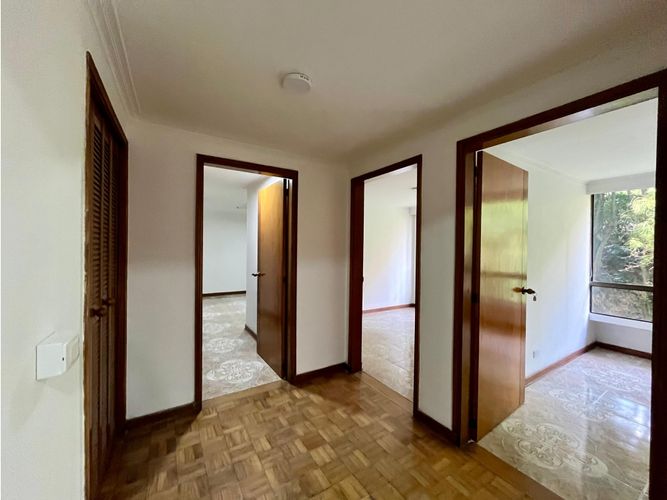 Apartamento en venta en El Poblado, Medellín · foto 6 de 8
