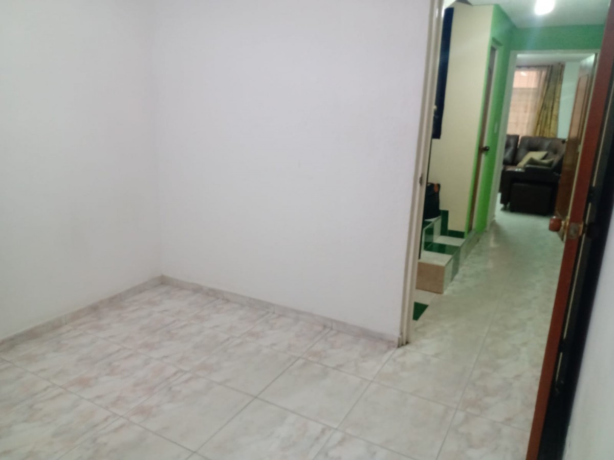 Casa en venta en Alamos, Bogotá · foto 3 de 24