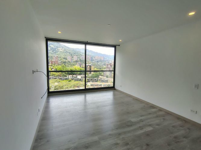 Apartamento de 2 alcobas en arriendo en El Poblado, Medellín, 103 m² · foto 8 de 15