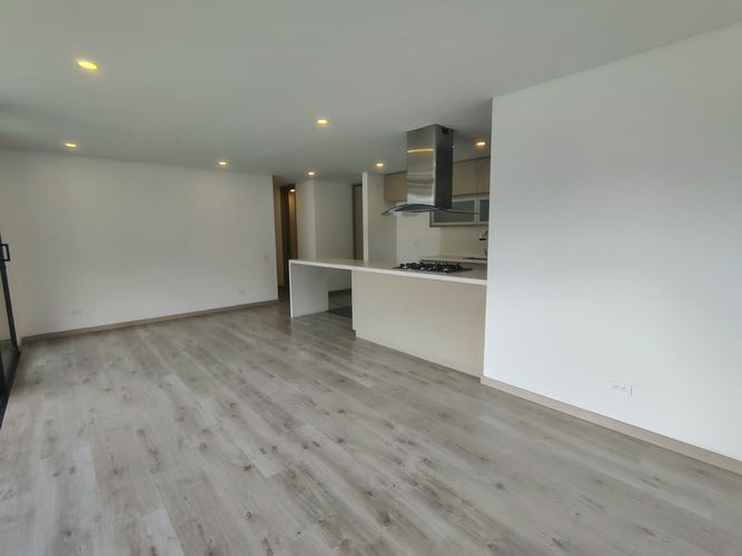 Apartamento de 2 alcobas en arriendo en El Poblado, Medellín, 103 m² · foto 6 de 15