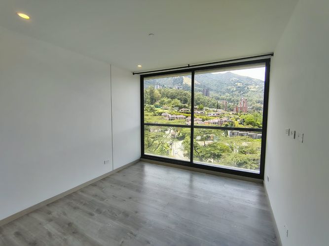 Apartamento de 2 alcobas en arriendo en El Poblado, Medellín, 103 m² · foto 13 de 15