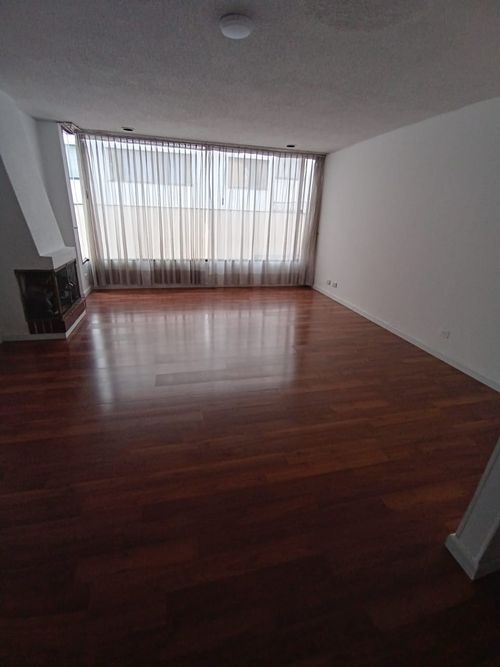 Apartamento en venta en Cedro Salazar, Bogotá · foto 2 de 19